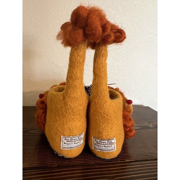 Leopold the Lion Slippers Hand Made Nepal Himalayas 100% Merino Wool 0-1 Y - Picture 4 of 5